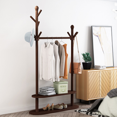 Support en bambou de cintre de tissu de manteau de bureau de Roydom avec des étagères