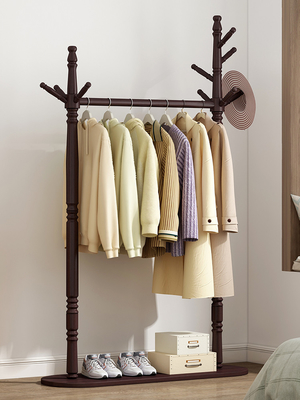 Chambre à coucher de cintre de support de support de manteau de tissu de plancher d'ODM dans la largeur polie en bois 98cm