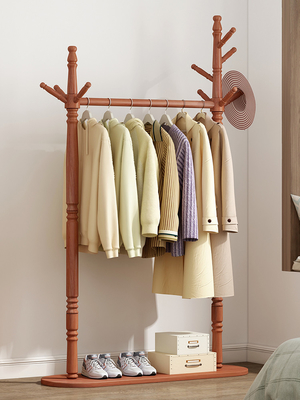 Chambre à coucher de cintre de support de support de manteau de tissu de plancher d'ODM dans la largeur polie en bois 98cm