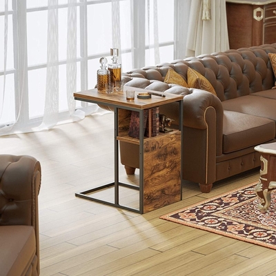 C a formé la table de chevet réversible de bois de construction de sapin de cadre en métal Nightstand avec l'étagère